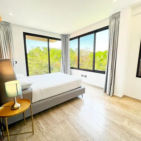 Modern Apartment With Private Terrace And Golf Course View, Free Parking In Puerto Aventuras