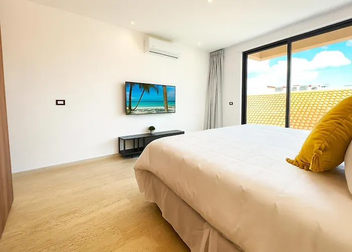 Private Terrace And Golf View Apartment